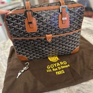 EUac Goyard Ambassador bag with lock and key